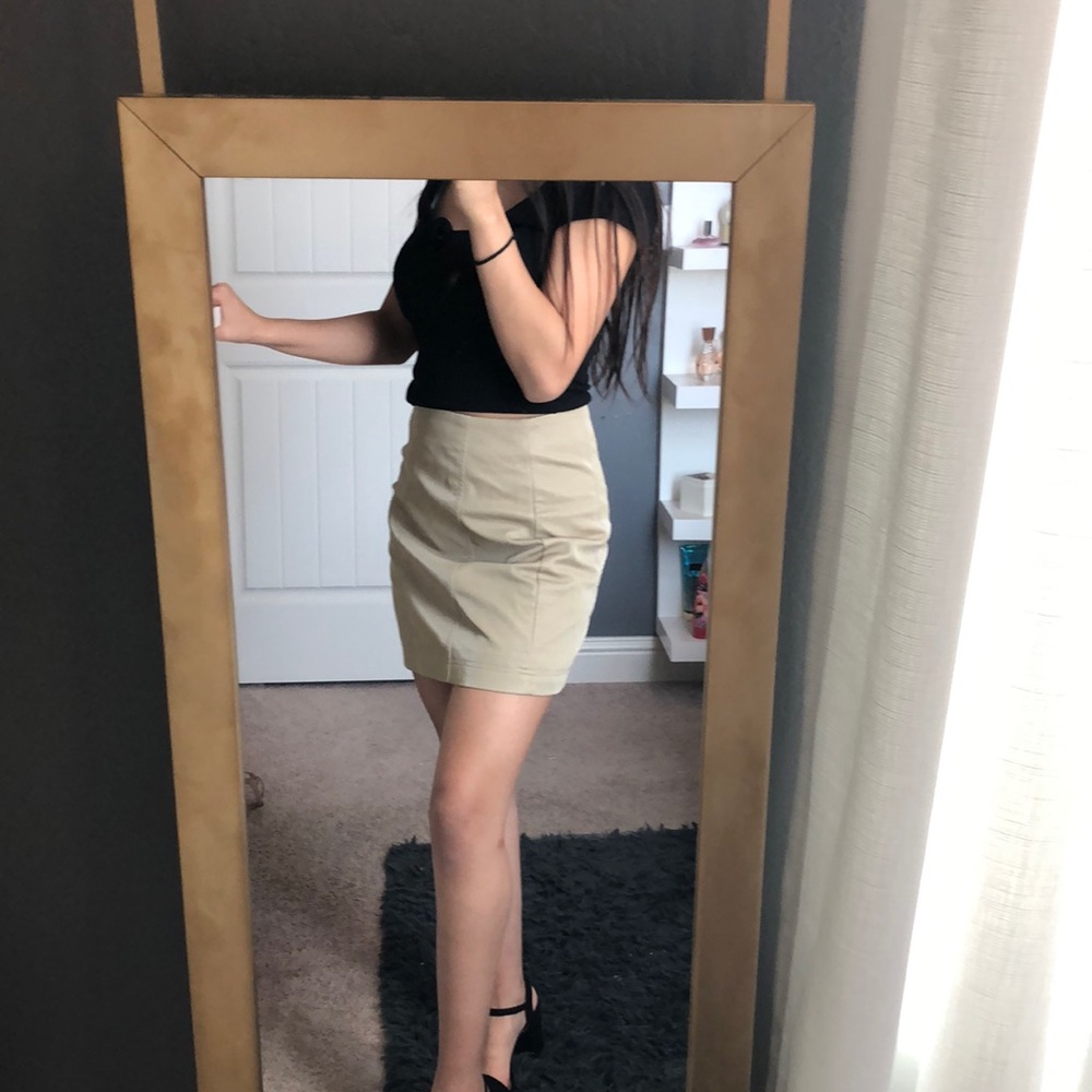 Zip up mini skirt